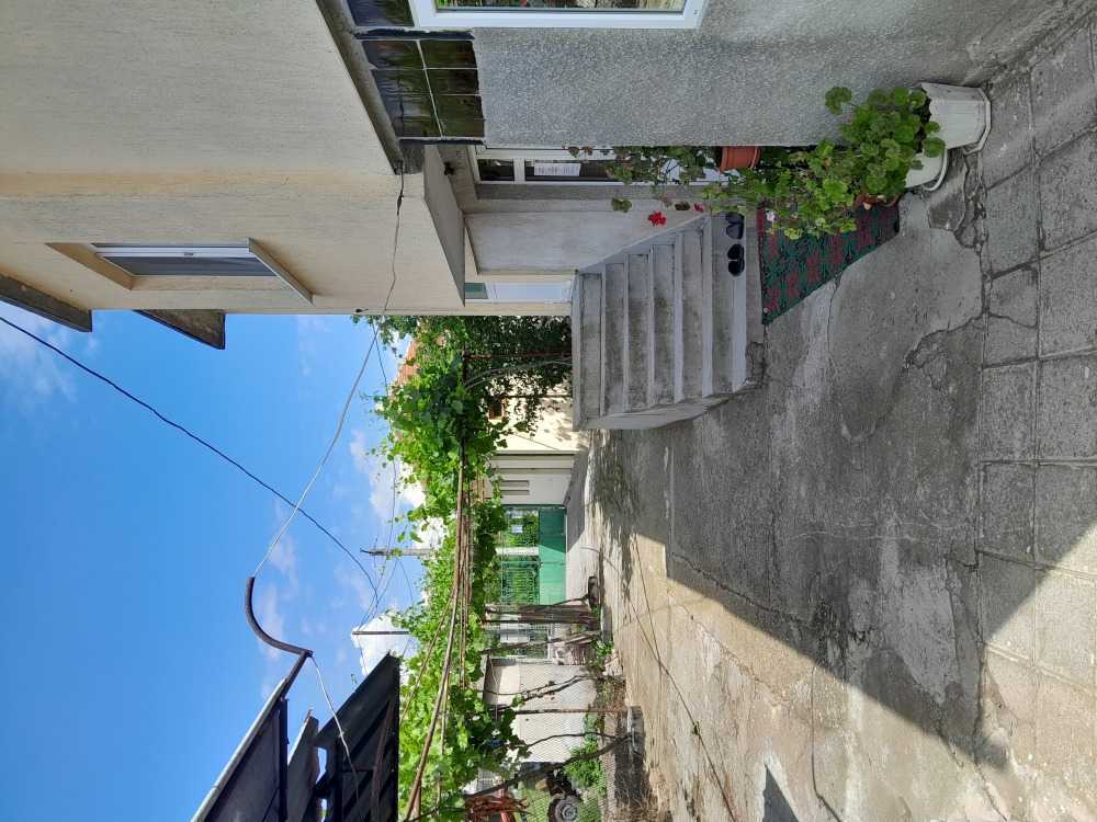 Къща с парцел Бургас