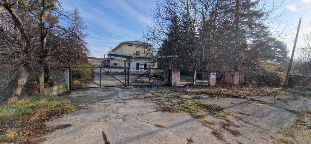 Производствен имот Александрово