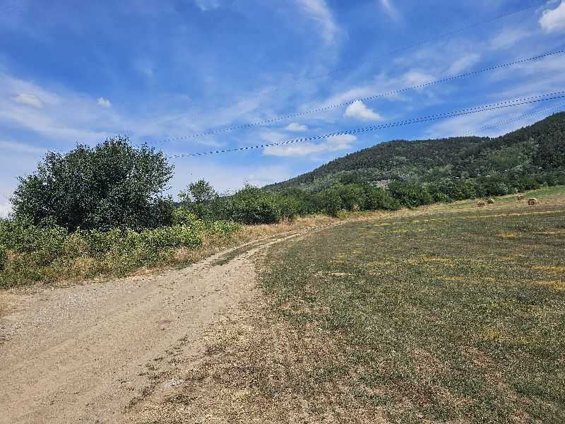 Земеделска земя Скравена