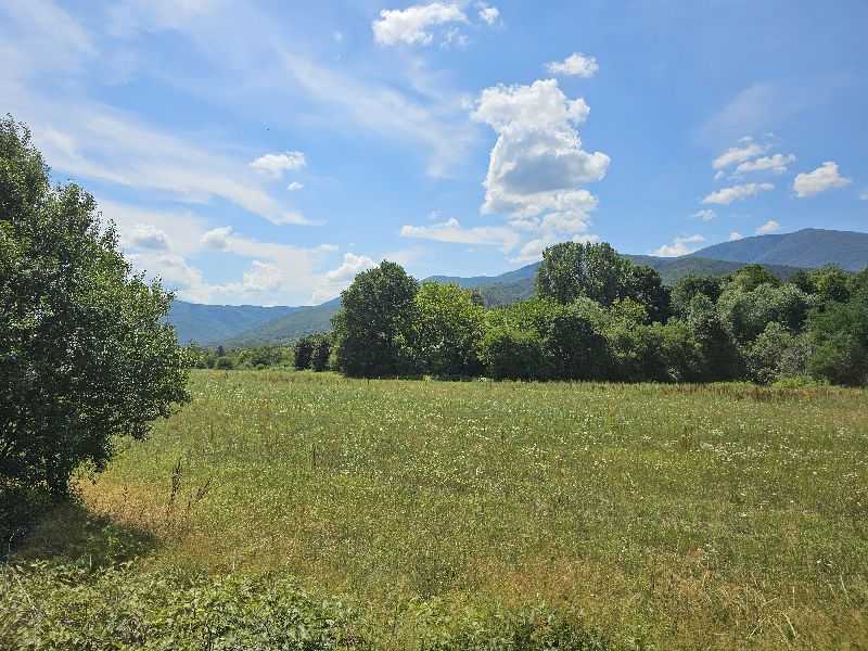 Земеделска земя Скравена