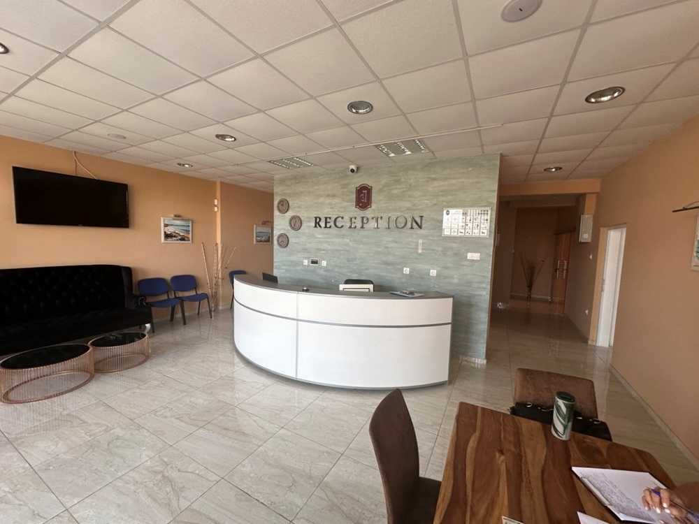 Търговски имот Черноморец