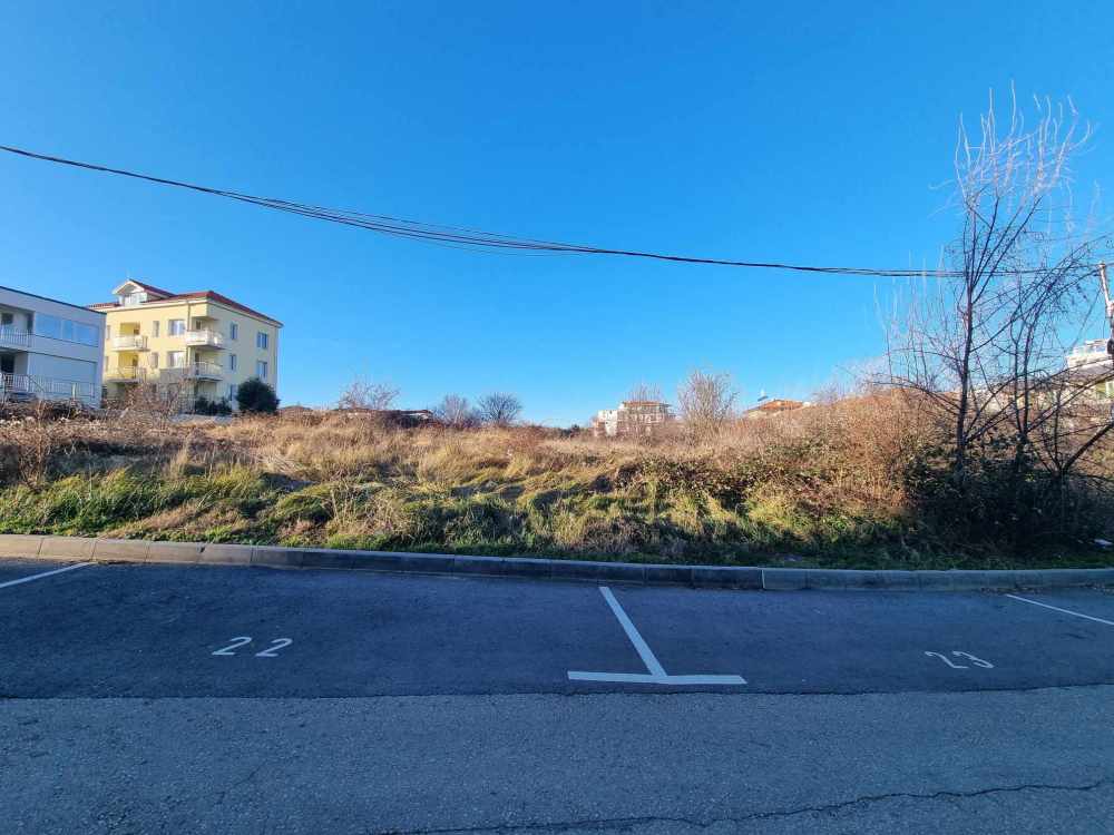 Парцел Бяла