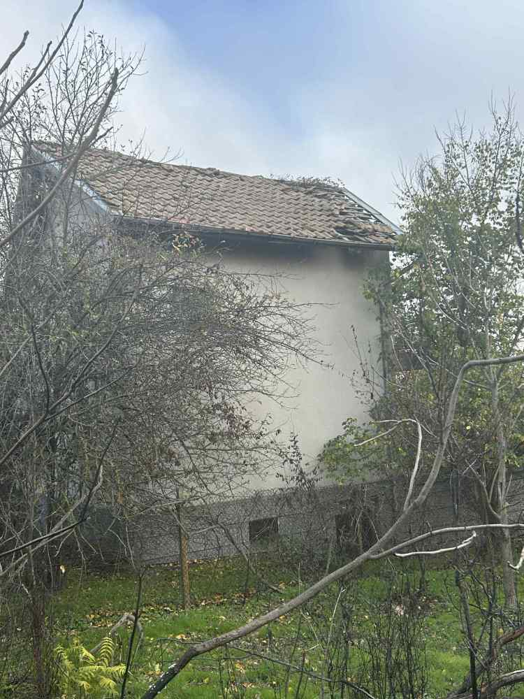 Парцел с къща Пепелина