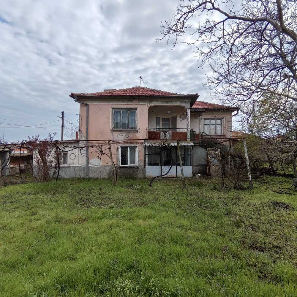 Парцел с къща Дълбок извор