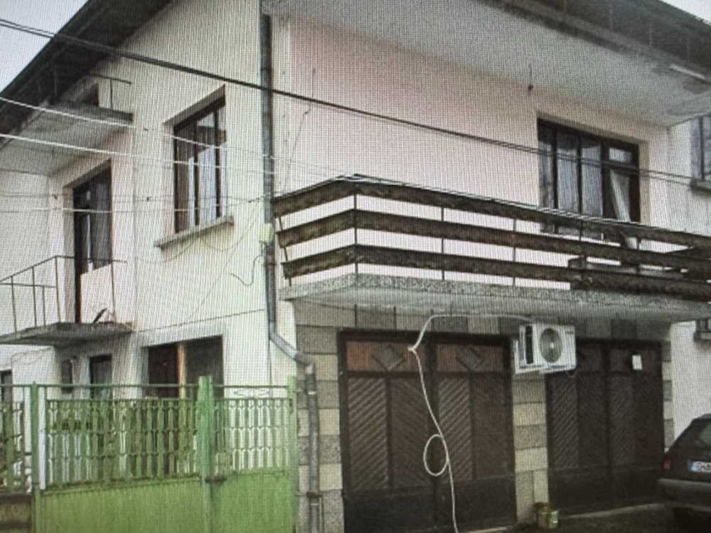 Къща с парцел в Ясен