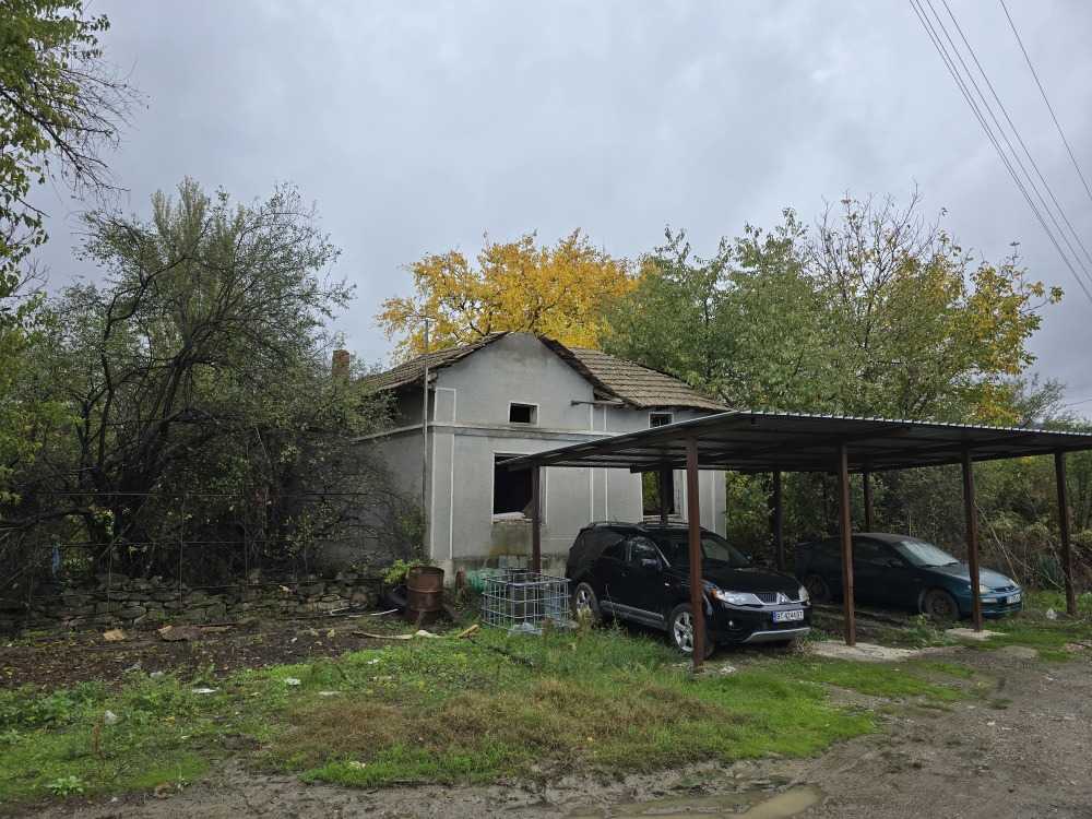 Парцел с къща в Добри дял