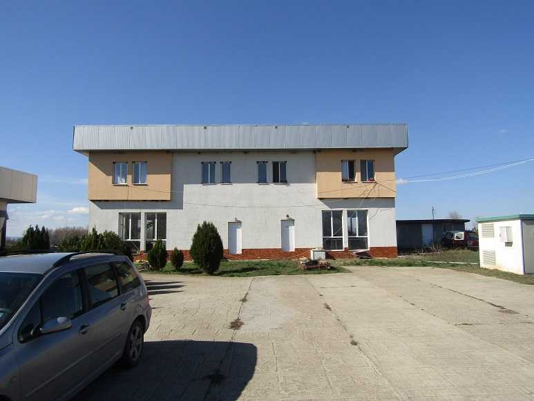 Производствен имот Левски