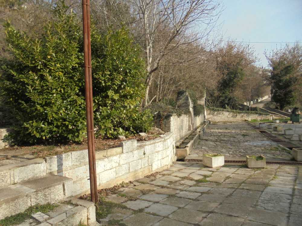 Парцел с къща Каварна