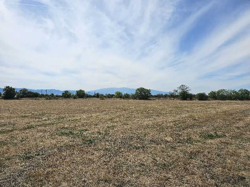 Парцел в Столник