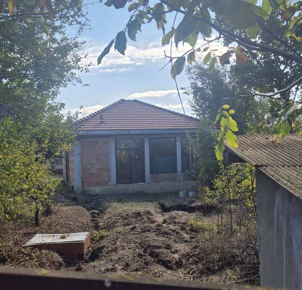Парцел с къща в Варна, гр. Варна, район Приморски, с.о. "МАНАСТИРСКИ РИД, БЯЛАТА ЧЕШМА И ДЪБРАВАТА", Местност: "АЯЗМА"