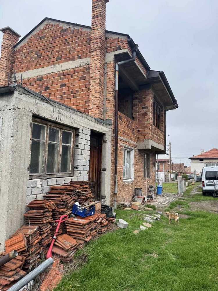 Парцел с къща в Куклен, гр. Куклен, обл. Пловдив, ул. "Добри Чинтулов" № 12