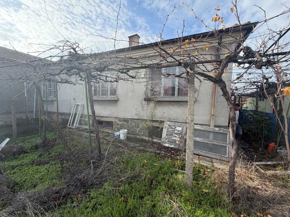 Къща в Айтос, гр. Айтос, ул. Антон Страшимиров, №46