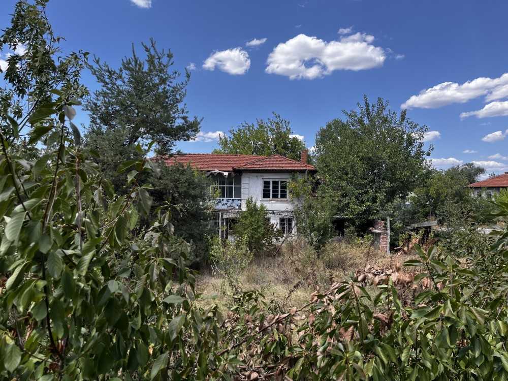 Парцел с къща в Обручище, с. Обручище, общ. Гълъбово