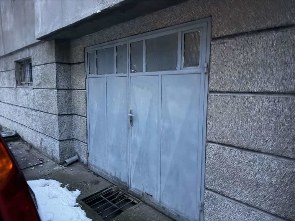Гараж в Русе, 31/2025 - Русе, ул. Троян № 34, вх.2, ет.0, гараж 14