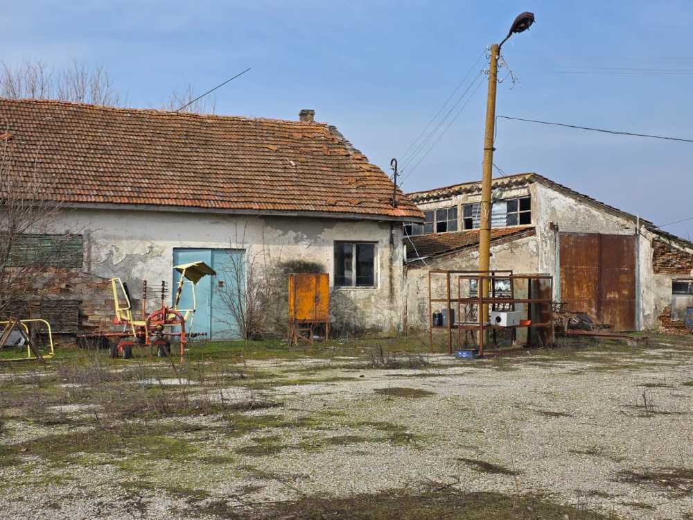Производствен имот в Ряхово, гр. Русе, ул.&rdquo;Борисова&rdquo; №23, ет.1