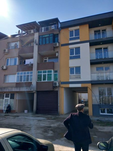 Тристаен апартамент в Кърджали, кв.Възрожденци, ул.&bdquo;Петко Калчев&rdquo;№17, вх. &bdquo;А&rdquo;, ет. 4, ап.18