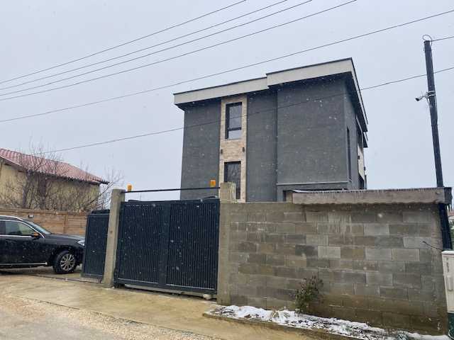 Къща с парцел в Варна, гр. Варна, район Приморски, с.о. "АЛЕН МАК"