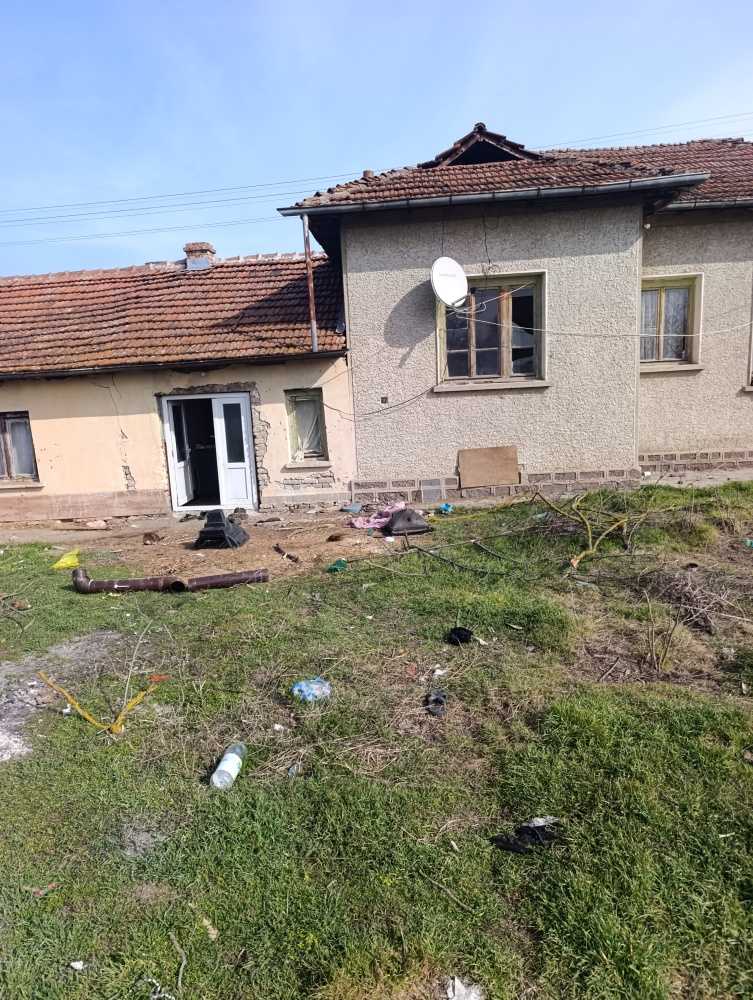 Парцел с къща в Българене, обл. Плевен, общ. Левски, с. Българене