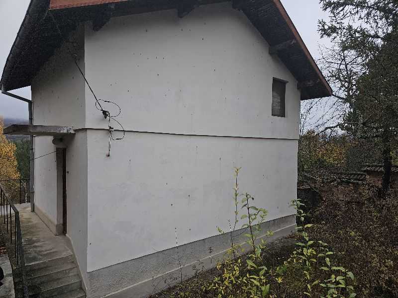 Парцел с къща в Цацаровци, гр. Костинброд, ул. "Георги Сава Раковски" № 11, ет. 2