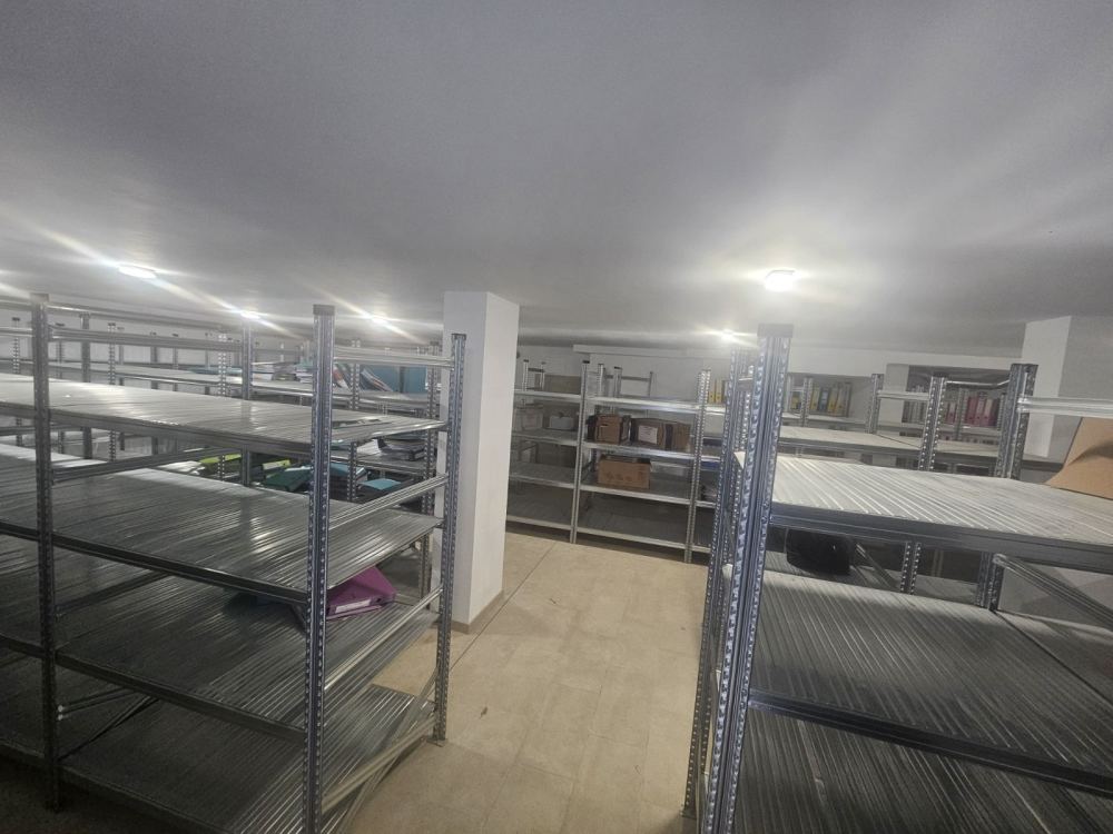 Склад в Варна, гр. Варна, п.к. 9000, ж.к. СВЕТИ НИКОЛА - ГОЛФ КЛУБ, бл. 8, ет. -1