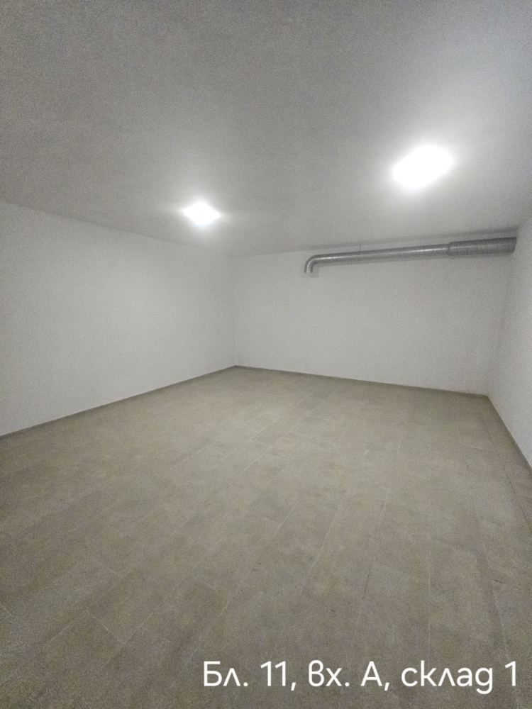 Склад в Варна, гр. Варна, п.к. 9000, ж.к. СВЕТИ НИКОЛА - ГОЛФ КЛУБ, бл. 11, вх. А, ет. -3