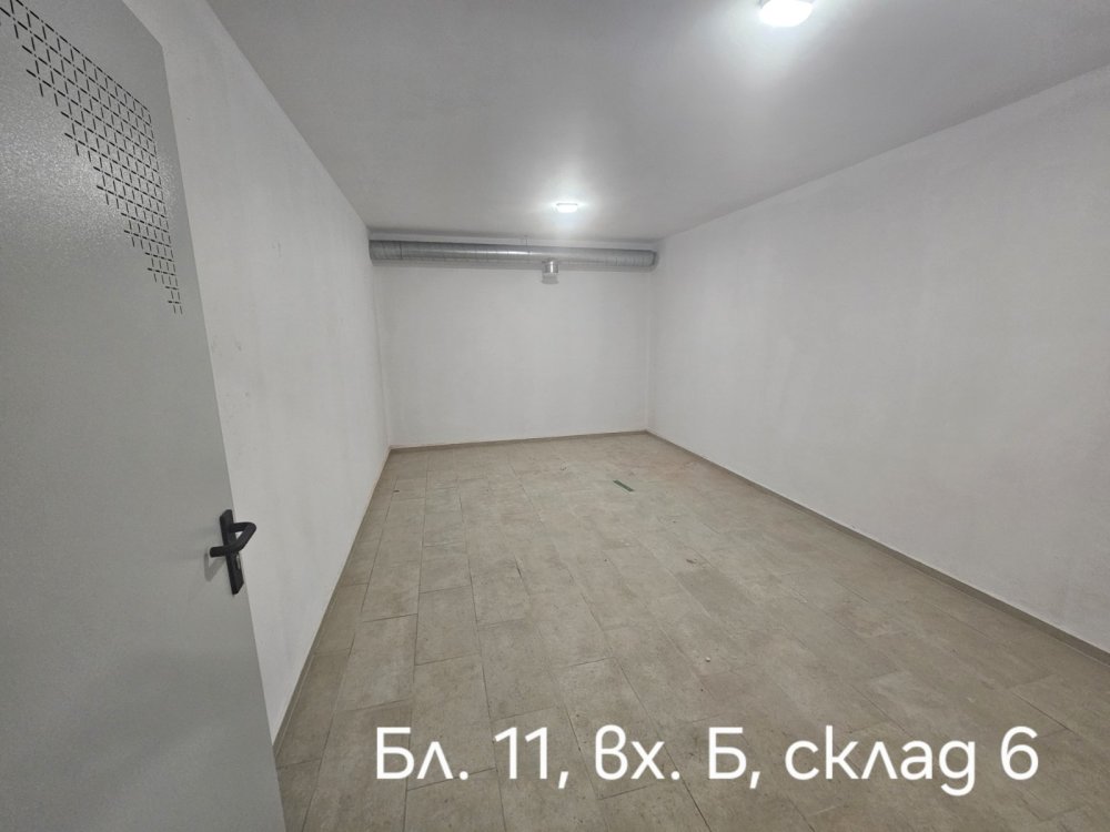 Склад в Варна, гр. Варна, п.к. 9000, ж.к. СВЕТИ НИКОЛА - ГОЛФ КЛУБ, бл. 11, вх. Б, ет. -3