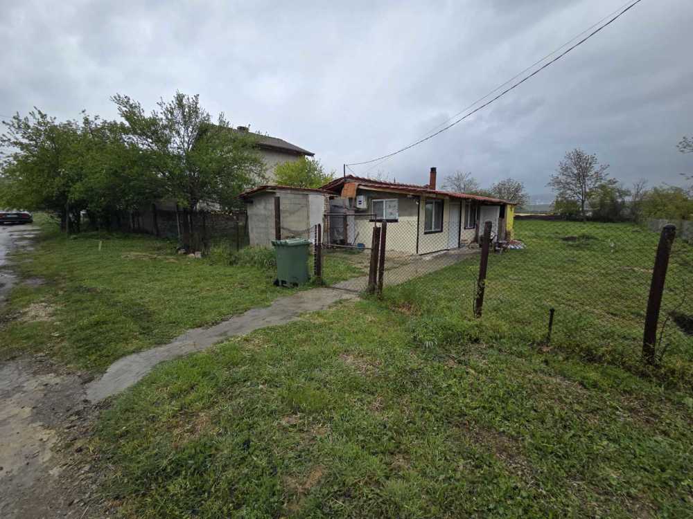 Парцел в Тръстиково, с. Тръстиково, общ. Аврен, обл. Варна
