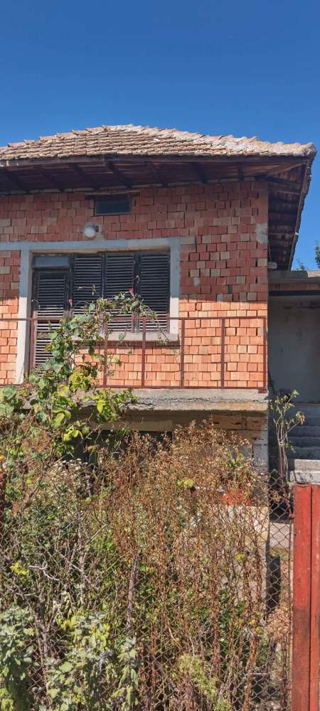 Парцел с къща в Победа, ул. Двадесет и седма 8