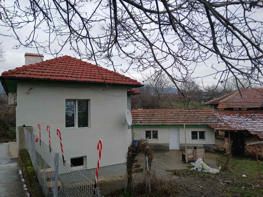 Къща в Богатово, гр. Севлиево 5400, ул.&rdquo;Стойчо Часовникаров&rdquo; №1,ет2