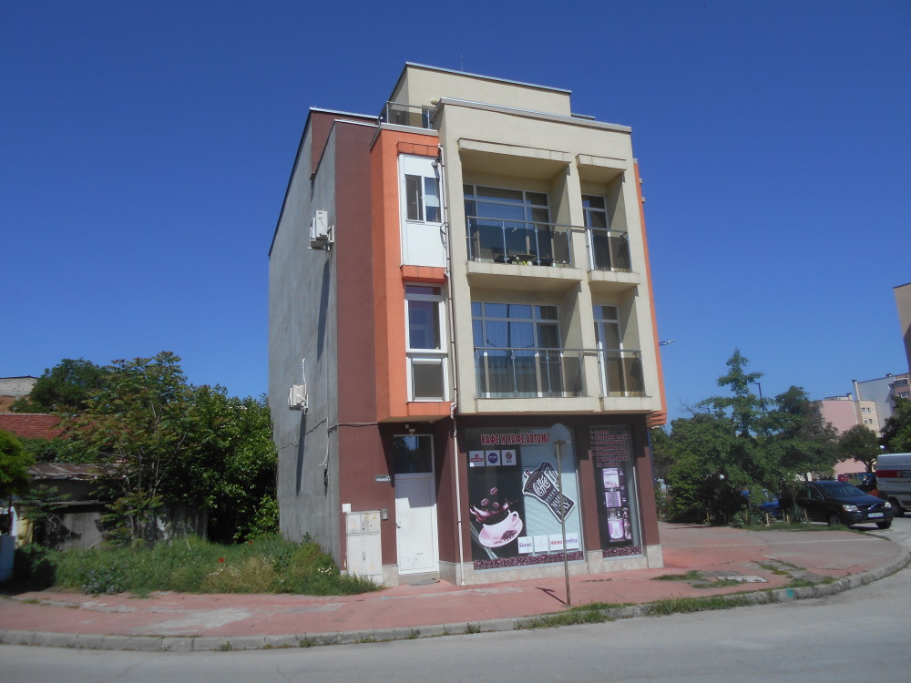 Многостаен апартамент в Пазарджик, ул. " Пловдивска" № 44, ет. 4