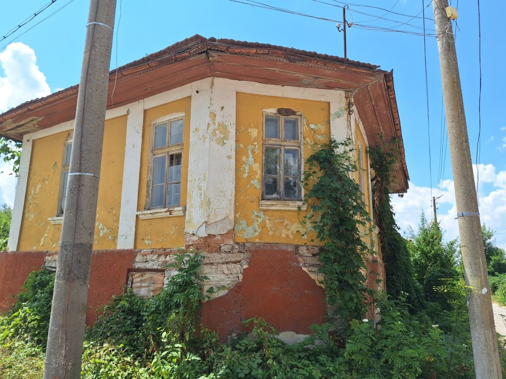 Къща с парцел в Горско Сливово, ул. "Георги Димитров" № 58