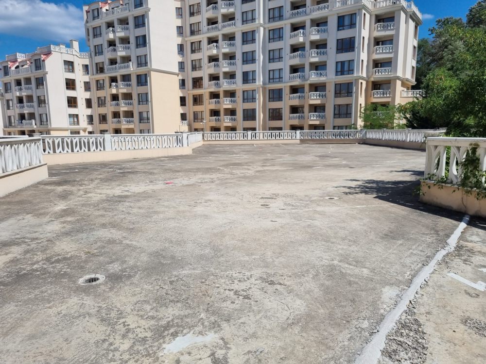 Паркомясто в Варна, гр. Варна, район &bdquo;Аспарухово&ldquo;, ул. &bdquo;Южен залив&ldquo; № 4, ет. 1