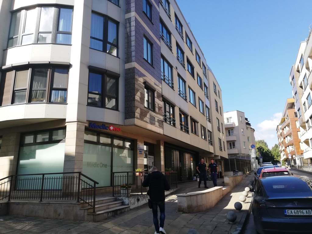 Тристаен апартамент в София, Жилищна група Южен парк, бл. 124,, вх. А ,ет. 2, ап. 4